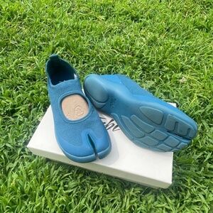 Tabi NWB Sandal Blue $160 39 runs small!